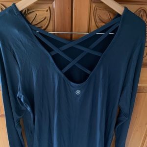 Gaiam relaxed yoga top